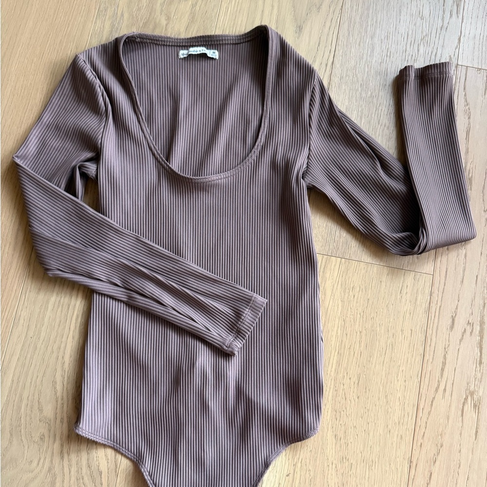 Ribbed Long Sleeve Bodysuit - Brown